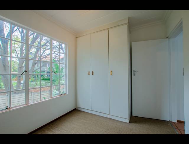 2 BEDROOM APARTMENT FOR SALE IN RIETVALLEIRAND